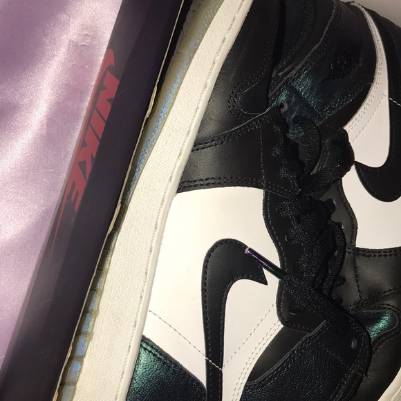 Air Jordan Retro 1 “Kaleidoscope” - Picture 1 of 3